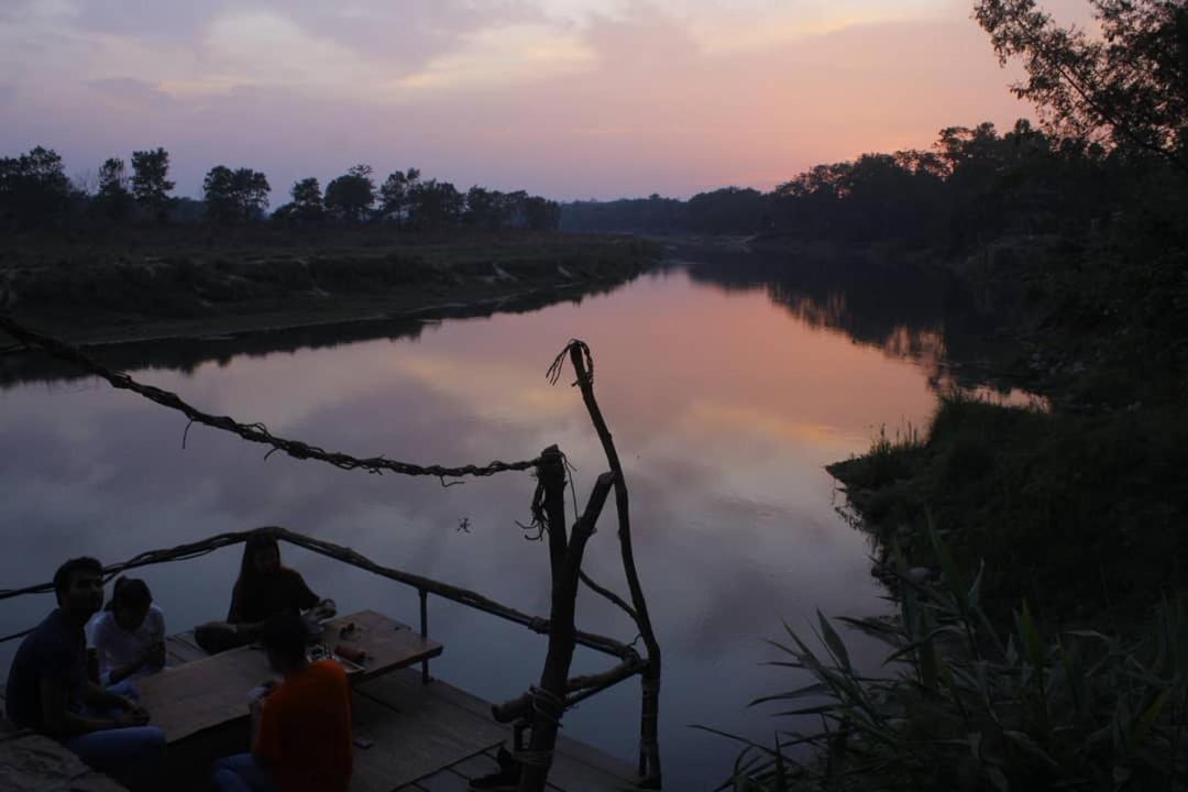 Happy Lemon Tree Lodge Sauraha Εξωτερικό φωτογραφία