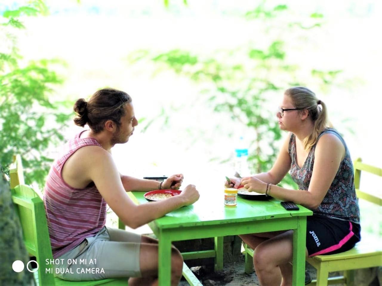 Happy Lemon Tree Lodge Sauraha Εξωτερικό φωτογραφία