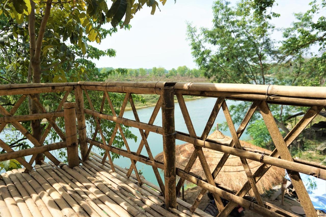 Happy Lemon Tree Lodge Sauraha Εξωτερικό φωτογραφία
